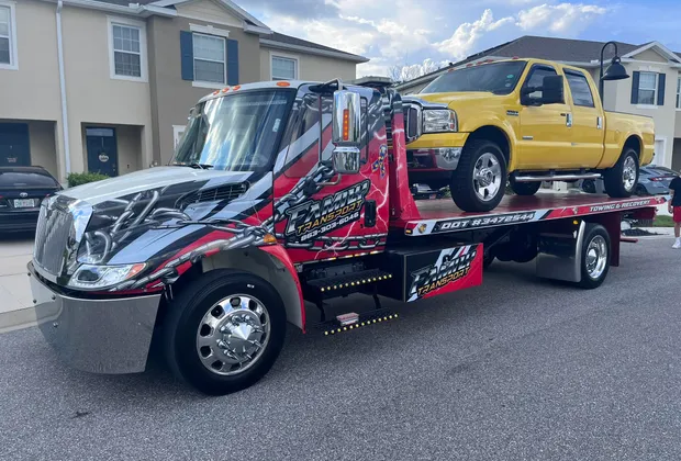 Family Transport tow truck service photo